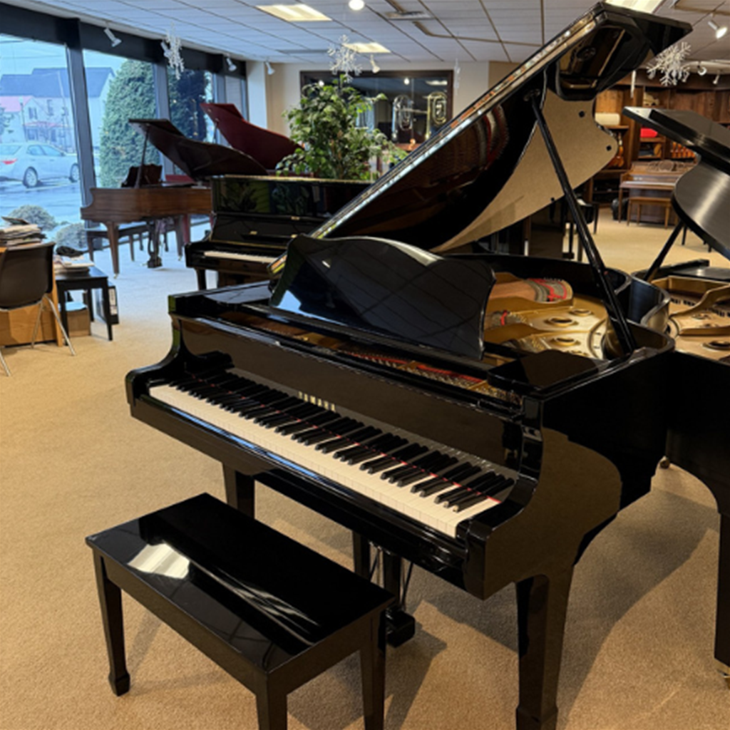 YAMAHA G2PE G2 Polished Ebony 5'8" Grand